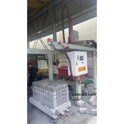 China Electric Automatic Loading And Unloading Robot System For Warehouses for sale