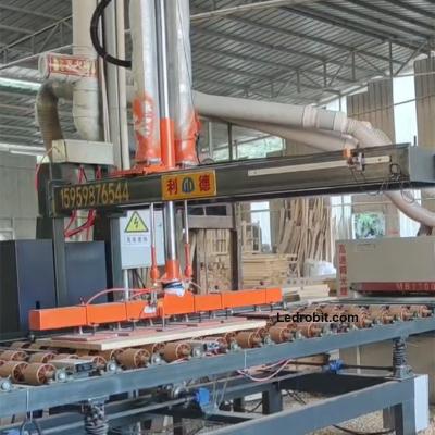 China Smart Loading and Unloading Machine with Roller Conveyor and Emergency Stop for sale