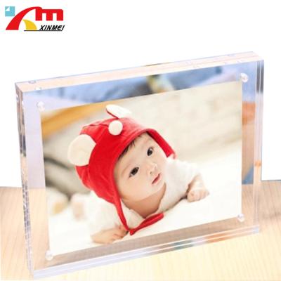 China Fashionable Wedding Clear Booth Acrylic Photo Frame for sale