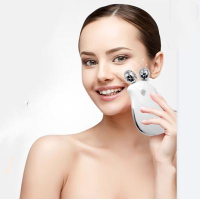 China Skin Tightening Galvanic Skin Care Face Massager Lifting Slimming Device With EMS Roller Face Roller for sale