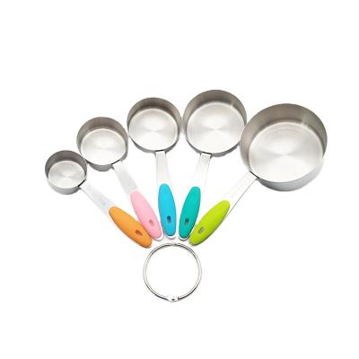 China Hot Selling 5 PCS STAINLESS STEEL MEASURING CUP Viable SET With Silicone Handle For Kitchen Baking Tools for sale