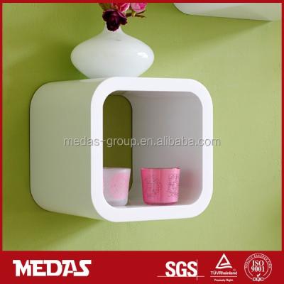 China Easy Assembly Decorative Wall Mounted Wooden Cubes Floating Shelf for sale