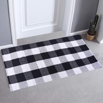 China Hot Sale Washable Entrance Door Mat Black And White Checked Cotton Buffalo Plaid Blanket for sale