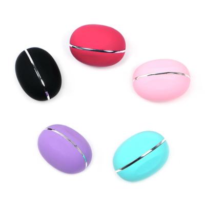 China Travel Beauty Egg Makeup Brush Natural Soft Portable Oval Makeup Brush With Plastic Cover for sale