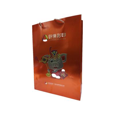 China Recyclable Wholesale Custom Printed Luxury Gift Shopping Bag With Handle Paper Bag for sale