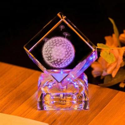 China Hot sale cheap custom cubes in china dandelion 3d laser crystal glass souvenir for sale