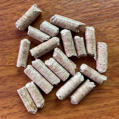 China Environmental Friendly Wholesale Biomass Pine Wood Fuel Pellets For Melting Aluminum And Heating Stoves for sale