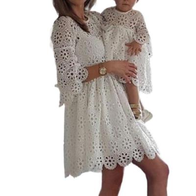 China Summer F124 Girls Anti-static Kids Girls White Lace Floral Lace Family Clothes Mother Daughter Dresses for sale