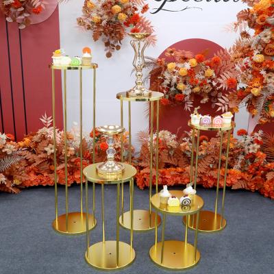 China Modern Gold Flower Road Lead Metal Wedding Table Centerpieces Event Vase Party Flowers Racks Hotel Home Decoration for sale