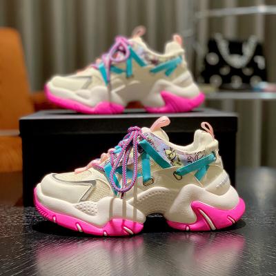 China Cushioning Pink Trendy Chaussures Femmes 2023 Thick Sole Running Shoe Chunky Platform Wedges Sneakers for Ladies for sale