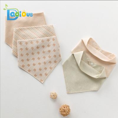 China 2018 Disposable Hot Sale Baby Bandana Bib Baby Feeding Burp Clothes for sale