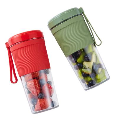 China High Quality Outdoor High Speed ​​Travel Electric Portable Rechargeable Juicer Cup Four Colors Available for sale