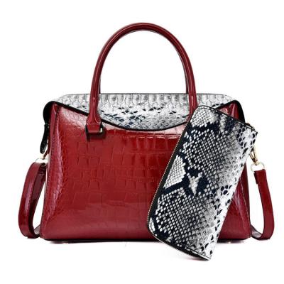 China Buckle The Latest Closure Design Purses And Handbags Fashion 2021 New Two Piece Shoulder Bag Snake Skin BE0207 for sale