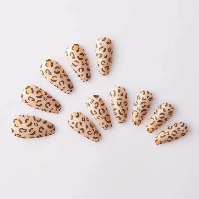 China Medium Design Designer Press On Nail Full Cover Coffin Manicure Accessories 28pcs False Nails for sale