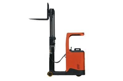 China Standing On Electric Reach Truck 1,5 t Ladehebe bis zu 7,2 m zu verkaufen