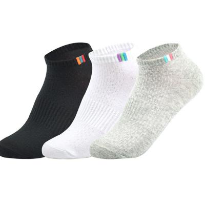 China 2021 Thin Black Autumn Breathable Sports Convenient Sock QUICK DRY Cotton Women's Sports Socks White Shoes for sale