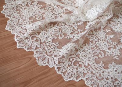 Cina Tessuto nuziale del pizzo del retro avorio del ricamo/tessuto Tulle di allungamento per i vestiti da sposa in vendita