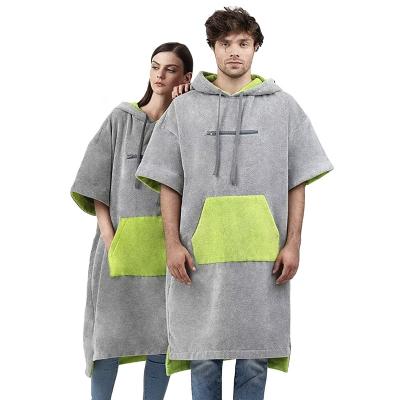 China Best Selling Changing Towel Safe For Children Travel Long Robe Wearable Surf Quick Dry Microfiber Poncho Towel With Hood With Front Zipper Pocket for sale