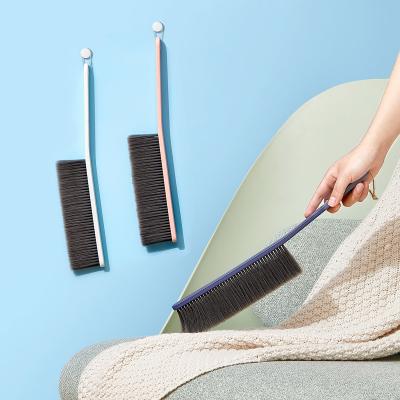 China Plastic Long Handle Soft Bristle Bed Dusting Brush Bed Cleaning Brush for sale