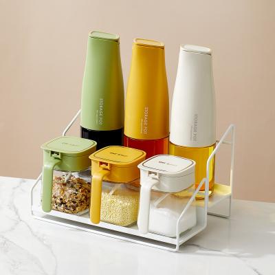 China 6pcs Kitchen Organiser Set Oil Bottles And Seasoning Jars With Rack Wear Resistance for sale