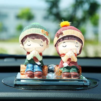 China Eco-friendly Car Perfume Suspended Plastic Car Air Freshener Gragrance Air Aromatherapy Perfume for sale