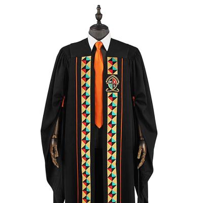 China Picture of Custom Classical Embroidery School College University Bachelor Bachelor's Graduation Gown And Graduation Gown for sale