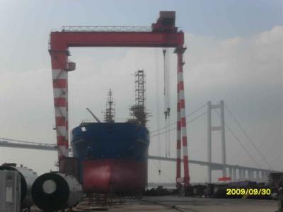 China Electric Gantry Crane 200 ton Heavy Duty Gantry Crane , Shipyard Cranes For Ship Building for sale