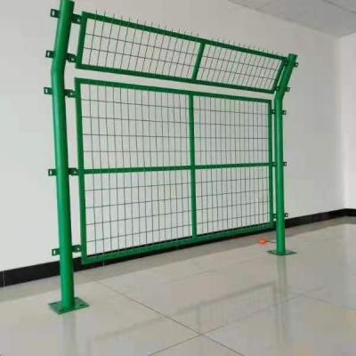 China Easily Assembled Professional Manufacturer Production Powder Coated Wire Mesh Fence Panels for sale