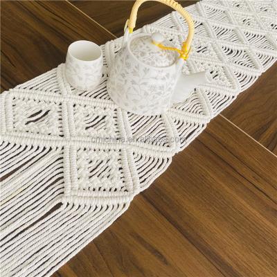 China Modern Fancy Stripe Boho Style Banquet Table Runner Macrame Table Runner for Wedding Party Decorations for sale