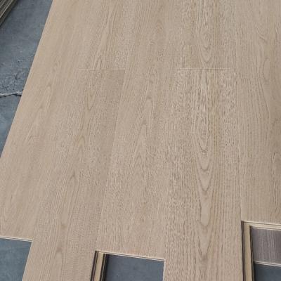 China Modern Reinforced composite wood flooring factory direct sales 12E0 pine, environmental protection, wear-resistant for sale