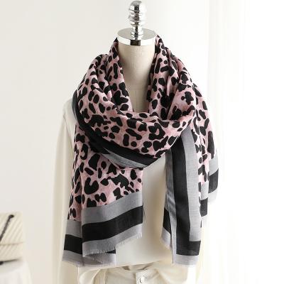 China Summer News 2021 Summer Holiday Decoration Sunscreen Scarves Women's Long Canvas Scarf Women's Air Conditioning Shawl for sale