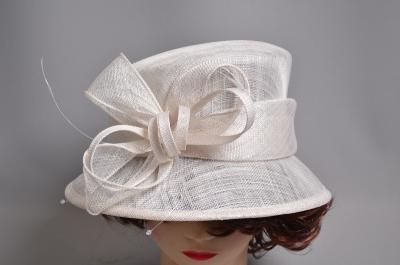 China Small Ivory Sinamay Ladies Hats / Summer sinamay fascinator hat for sale