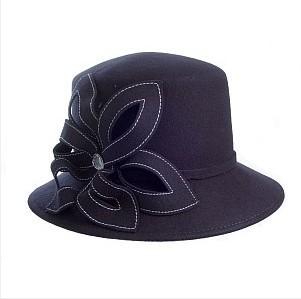 Cina Cappelli di feltro neri della lana delle signore eleganti casuali del chiaro fermaglio con la guarnizione del fiore del feltro di auto in vendita