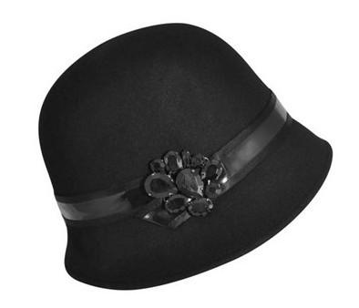 China Ladies’ Cloche Shape, Classic Black Wool Felt Hats With Gemstone Trim For Normal Day for sale