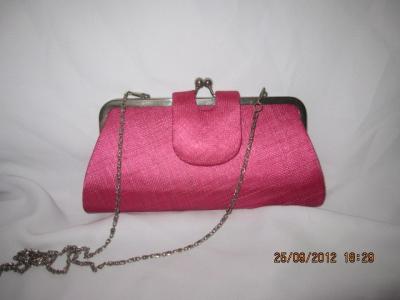 China Metal Chains Ladies Fashion Sinamay Bags For Party, Pink Satin Bags With Metal Clip On Top for sale