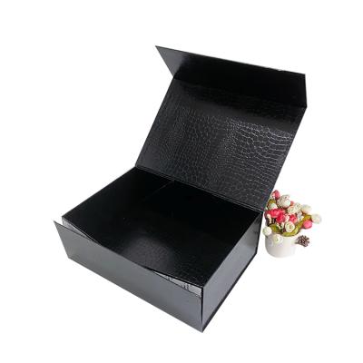 China Recycled Materials Package Gift Corrugated Boxes Packing Custom Magnetic Package Fold Box for sale