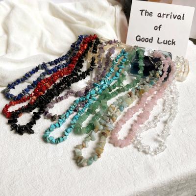 China Environmental Wholesale Colorful Girl Chip Bracelets Healing Crystal Stone Chip Bracelets For Women And Irregularity Gemstone for sale