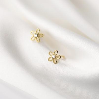 China Environmental 925 Sterling Silver Elegant Zircon Flower Stud Earrings Gold Plated Small Hollow Flower Earrings For Women for sale