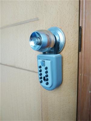 China Weatherproof Push Button Key Lock Box for Door / Real Estate Lockbox Digital Type for sale