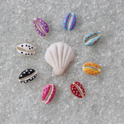 China Shell 8 Colors Natural Cowrie Shell Beads For DIY Jewelry Accessories for sale