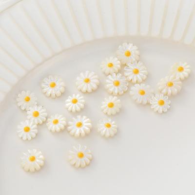 China Jewelry Using Beautiful Natural Shell Daisy Sunflower Hair Accessories Materia DIY Jewelry Accessories Beads Necklace Jewelry for sale