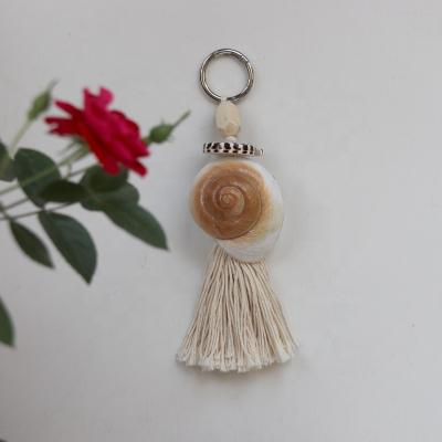 China Home Decoration Shell Crafts &Conch Handmade Shell Key Chain Natural Metal Shell and Gifts Tourism Souvenirs for sale