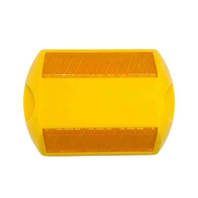 China CE Plastic Road Reflectors PMMA Yellow Road Reflectors ASTM Standard for sale