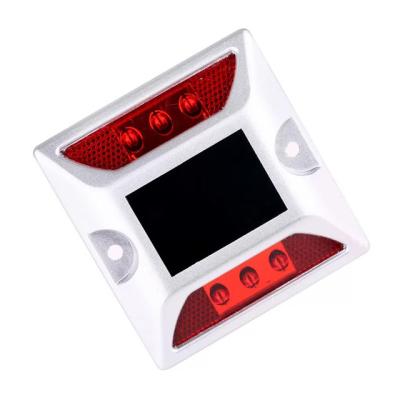 China IP68 Flashing Light Aluminum Solar Road Reflectors Pavement Marker for sale