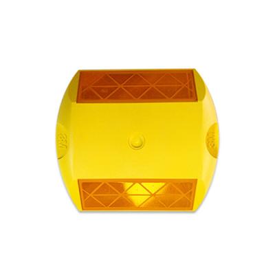 China 3M Plastic Road Stud Reflective Road Stud 3M Raised Pavement Marker Lights for sale