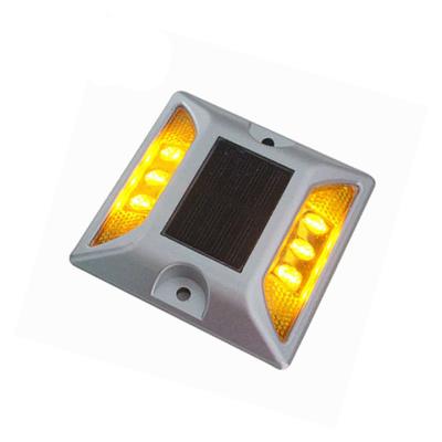 China Solar Powered Cat Eyes IP68 Aluminum LED Solar Road Stud Airport Runway Lights for sale