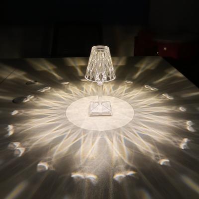 China Modern hot sale led table lamp shinning transparent diamond decorative acrylic table light for sale