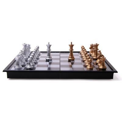 China Magnetic Outdoor Adult Entertainment High End Glass Chess Set for sale