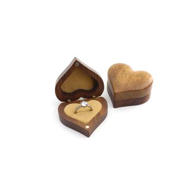 China Black Walnut Jewelry Heart Shaped Jewelry Gift Storage Box Rings Bracelet Necklace Accessories Wooden Wooden Packing Case Relief 3D for sale