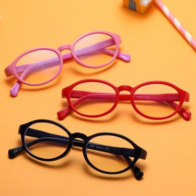 China 2021 Fashion Silica Gel Flexible Frame Anti Ray Silica Gel Myopic Glasses 1667 Kids UV400 Clear Blue Lens for sale